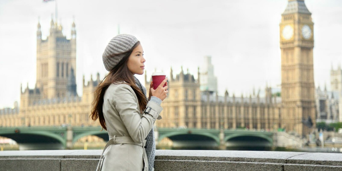 Studentin denkt über die Folgen des Brexit nach 