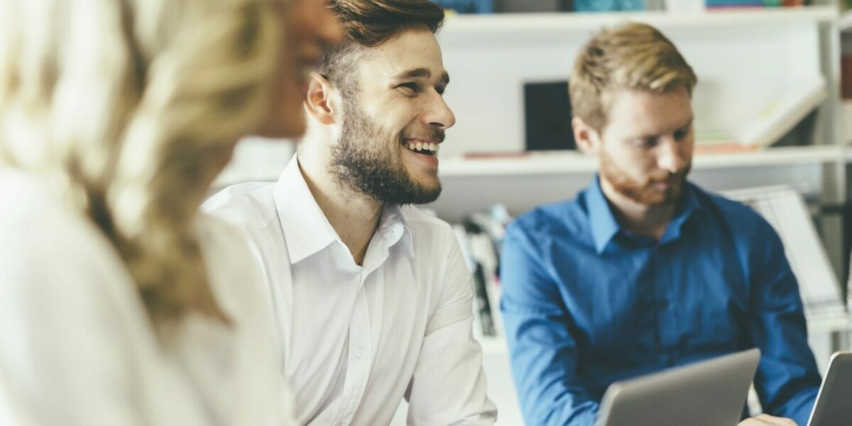 Absolventen sprechen über ihr Gehalt nach dem Master