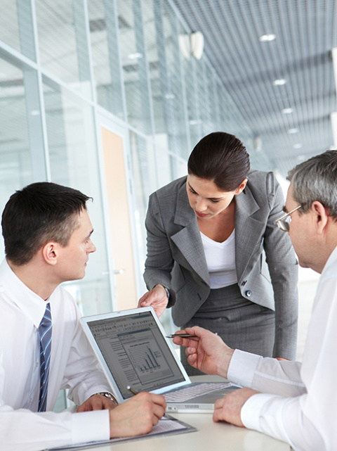 Was Informatiker im Consulting leisten IT-Consultants bei der Arbeit