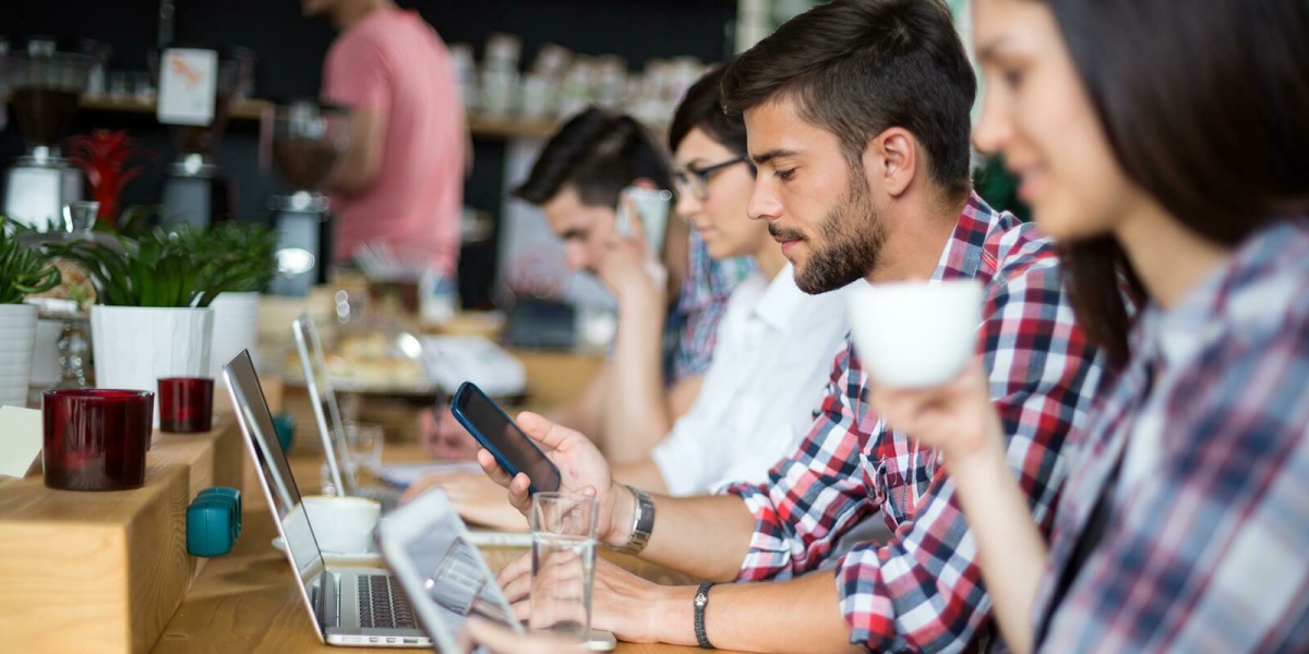 Jura-Studenten informieren sich über die JobTrends 2015