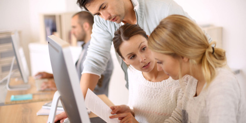 Alle Infos zu Trainee-Programmen Eine Gruppe Trainees